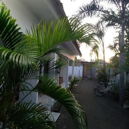 Ani Bungalows Gili Trawangan Bagian luar foto